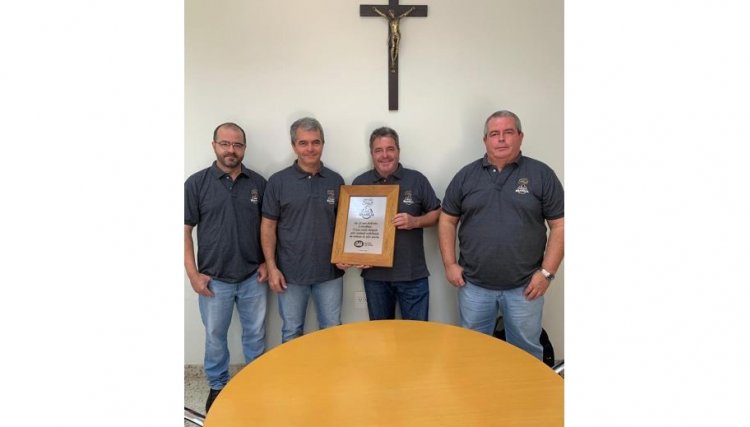 Cobb-Vantress presta tributo aos 50 anos da Granja Brasília