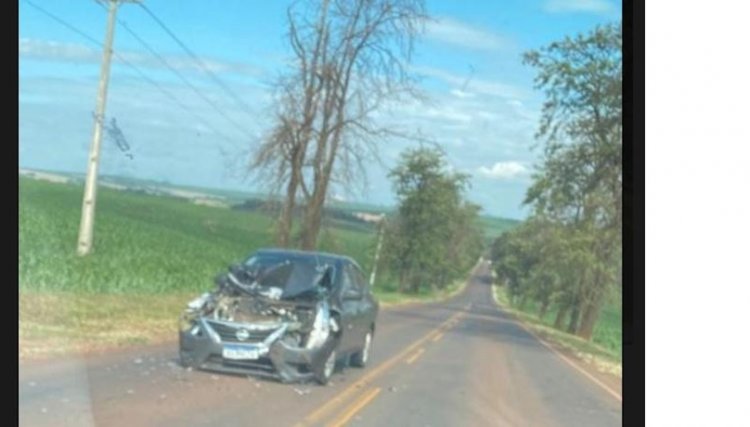 Acidente é registrado entre caminhão e carro em Cafelândia