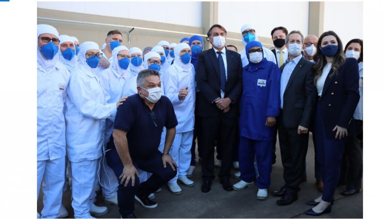 Bolsonaro visita cooperativa terceira maior produtora de proteína animal do Brasil
