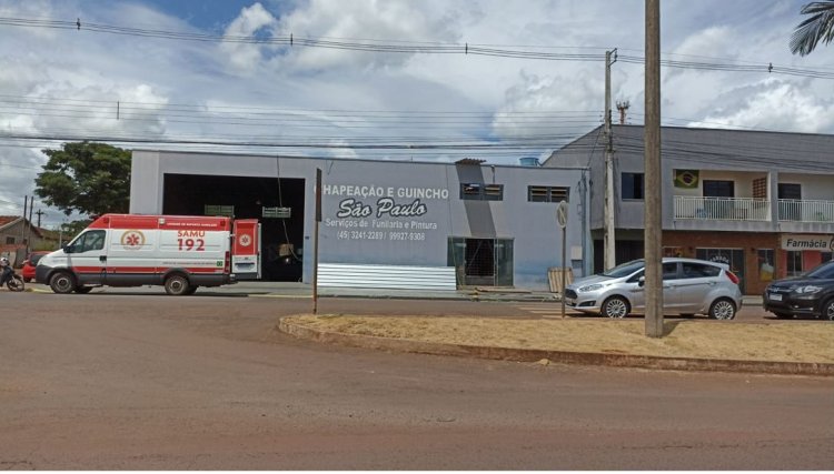 Homem sofre ferimentos após cair de telhado em empresa de Cafelândia
