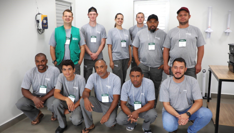 Avicultores da Copacol participam de treinamento sobre Programação em Painel Controlador