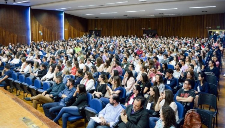 Univel inova e oferece Jornada Científica dividida em módulos e áreas do conhecimento