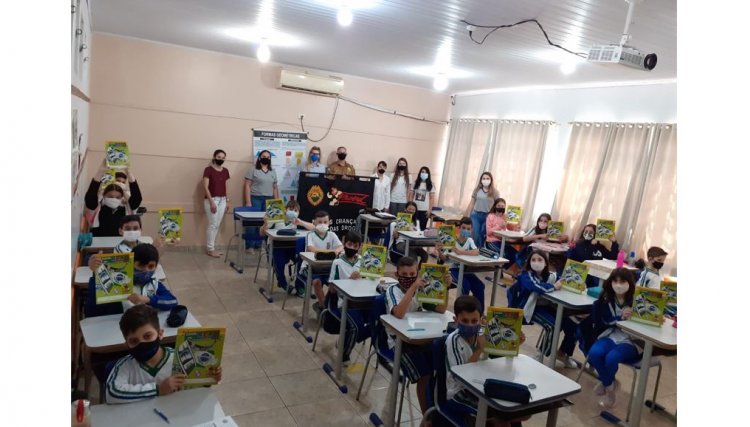 Alunos de Tupãssi dão início as aulas do Proerd, projeto educacional patrocinado pela Copacol 