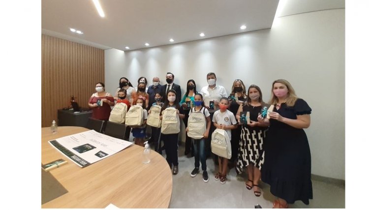 Premiação do Concurso Cultural 2021é entregue pelo Sicoob Médio Oeste