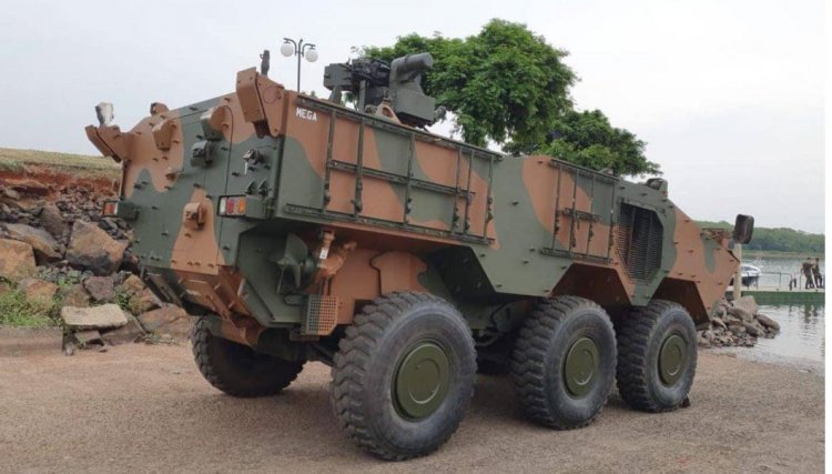 Blindado do Exército afunda durante treinamento no Lago de Itaipu