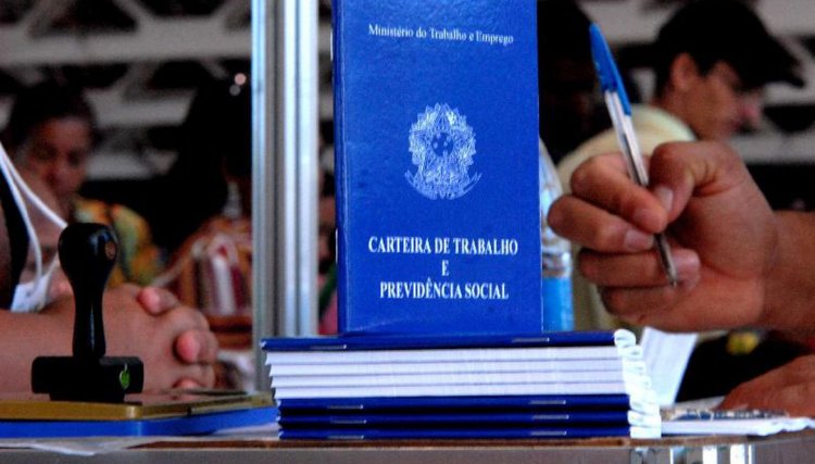 Desemprego cai para 9,3% no segundo trimestre, menor taxa desde 2015, diz IBGE