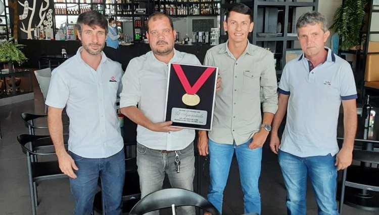 Cobb-Vantress premia lote da G3 Agroavícola