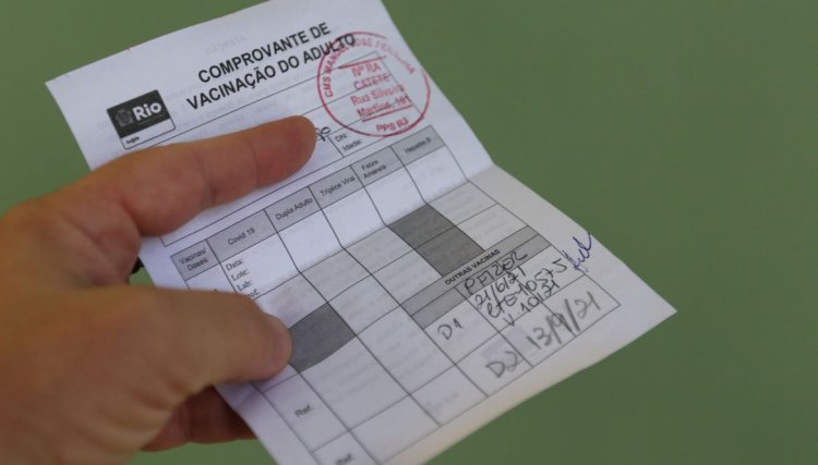 Governo muda regra que exige passaporte da vacina para entrar no país