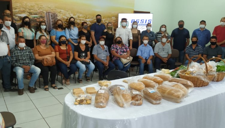 Valtinho assina convênio com produtores da Agricultura Familiar em Assis