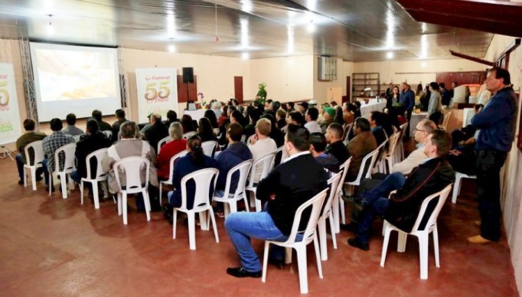 Mais de 100 produtores se reúnem para falar do Cooperativismo em Anta Gorda