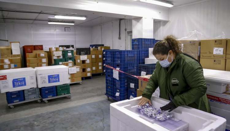 Saúde distribui 252,5 mil vacinas contra Covid-19; lote inclui dose de reforço para adolescentes