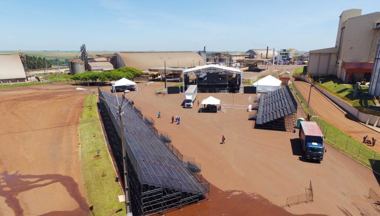 Tudo pronto para a missa e os shows de aniversário da Copacol, logo mais às 19h