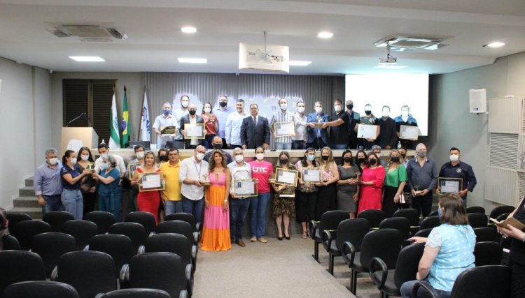 Nova Aurora recebe Prêmio Gestor Público Paraná 2021 na AMOP em Cascavel