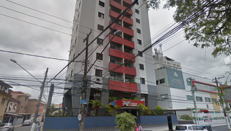 Elevador cai e deixa 4 mortos da mesma família