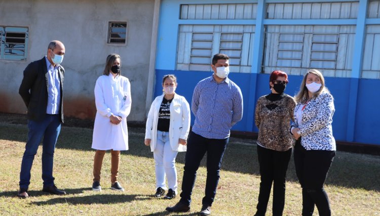 35 computadores são entregues para a educação e devem ser licitados R$ 700 mil para a compra de outros em Assis 