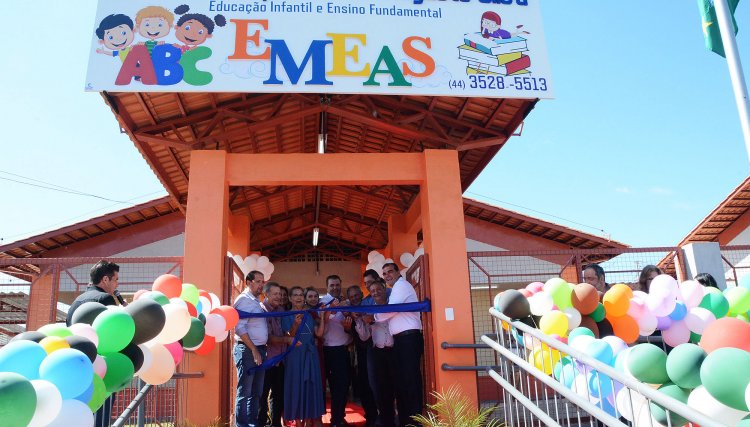 Assis inaugura moderna Escola Edésio Siloti