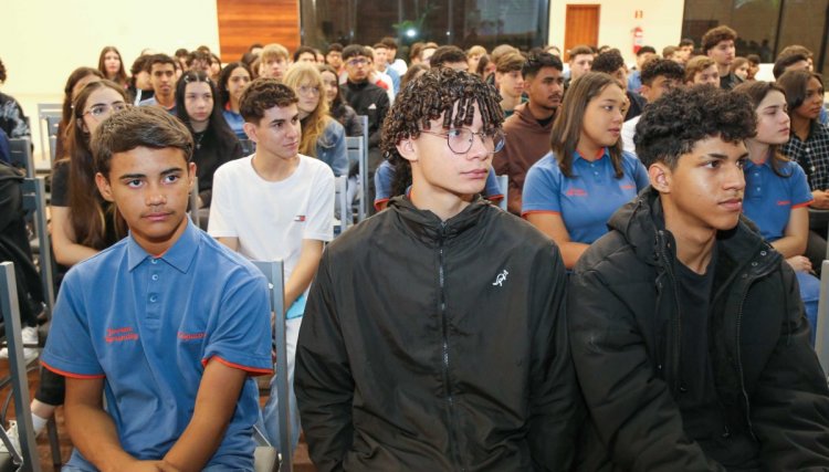 Colaboradores da Copacol compartilham experiências com Jovens Aprendizes