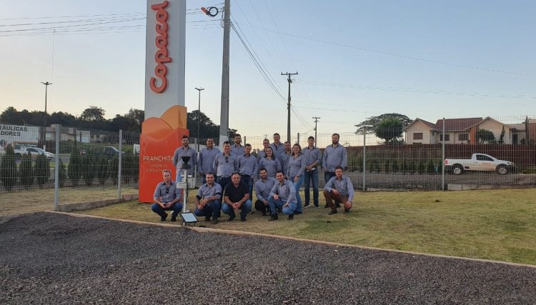 Jovens do Coopera conhecem estruturas da Copacol no Sudoeste