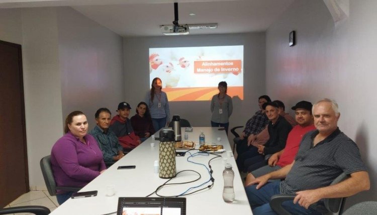 Avicultores da Copacol são atualizados sobre manejo de inverno