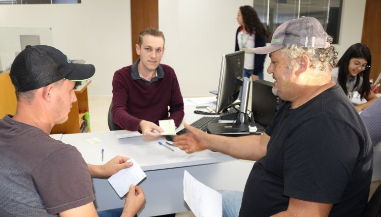 Avicultores da Copacol recebem complementação de R$ 0,40 centavos 