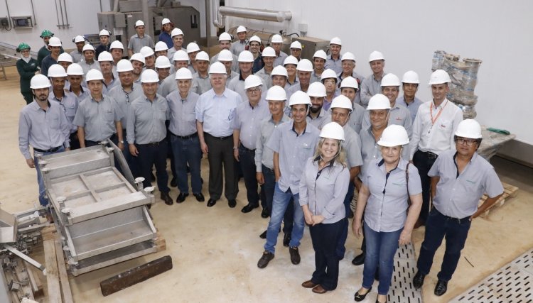 Conselheiros da Copacol e Coagru visitam obras da Unitá