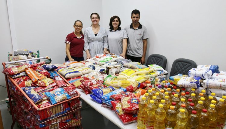 Grupos Femininos da Copacol fazem doação de alimentos para entidades