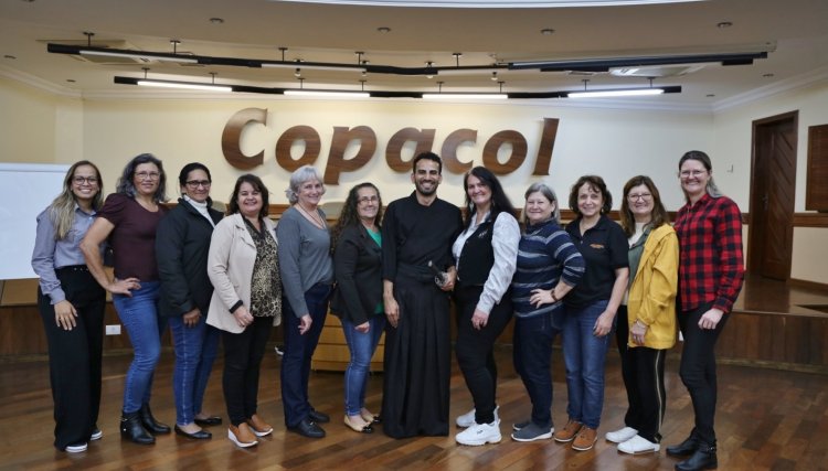 Grupos Femininos da Copacol finalizam Programação Neurolinguística