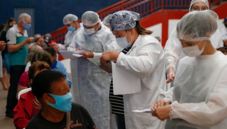 Mais de 2 milhões estão completamente imunizados no Paraná contra Covid-19