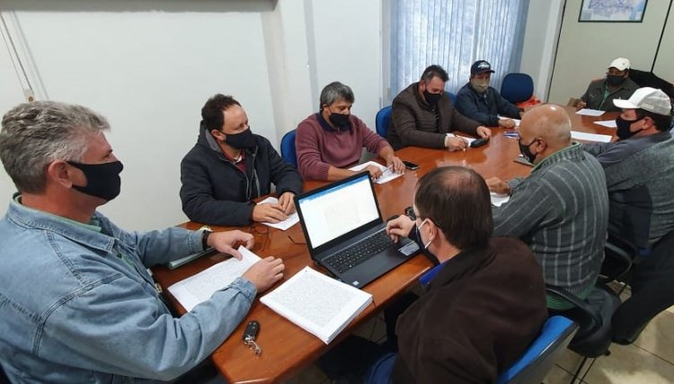 Diretoria da Coopercaf realiza reunião mensal de análises dos resultados