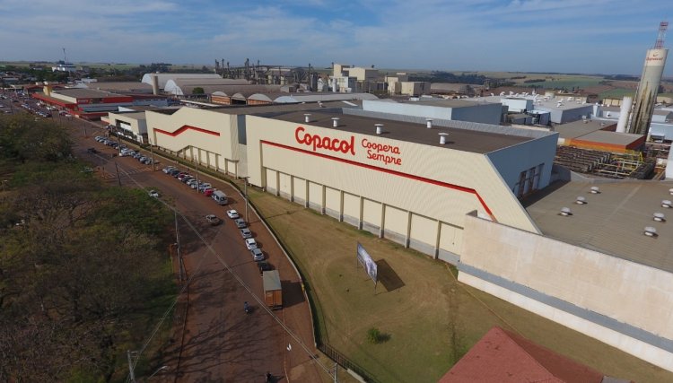 Governador Ratinho JR, deputado Sérgio Souza entre outras lideranças políticas e empresariais parabenizam a Copacol, veja o vídeo