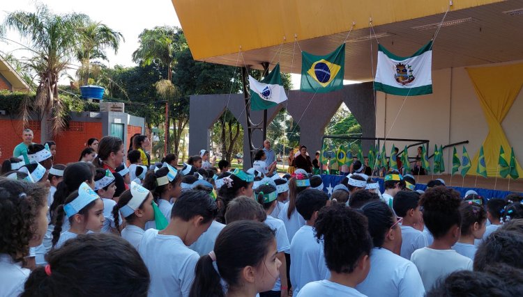 Escolas e CMEIS de Cafelândia participam da Semana da Pátria