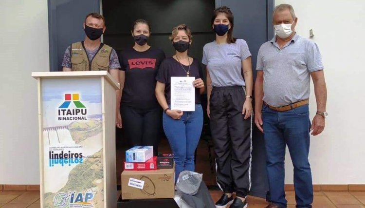 Itaipu repassa equipamentos de Incentivo à Coleta Seletiva para Jesuítas 