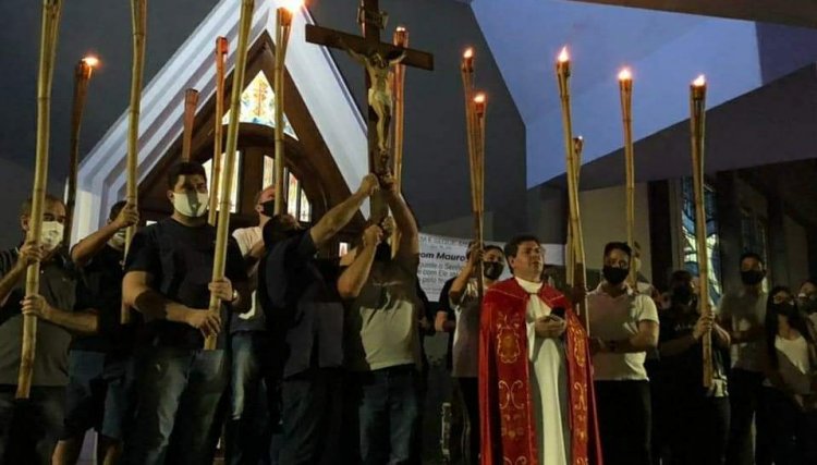 Momento de muita fé e emoção durante a Via-sacra em Cafelândia 