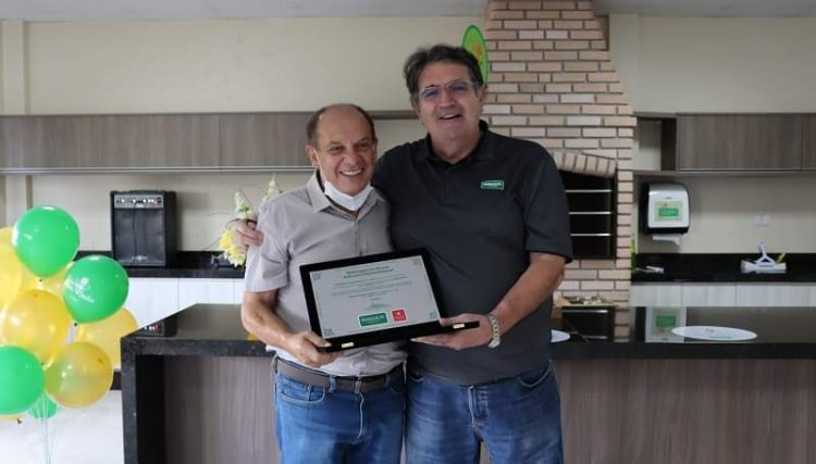 Unimed Cascavel homenageia colaboradores por tempo de casa
