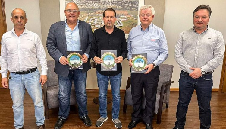 Micheletto apresenta projeto da Ferroeste para diretoria da Copacol 