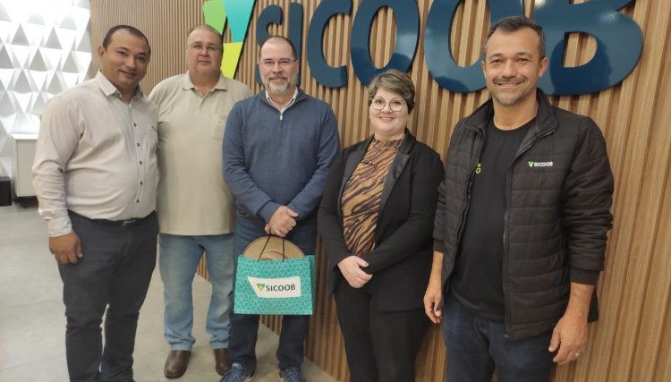 Coordenador nacional do Programa Balde Cheio visita a Cooperativa Sicoob e realiza palestra aos pecuaristas de Assis Chateaubriand
