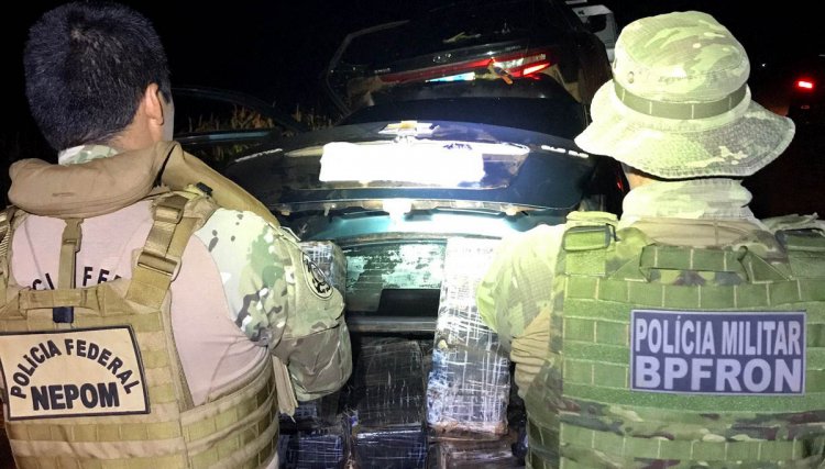 Mais de uma tonelada de droga é apreendida na madrugada deste domingo