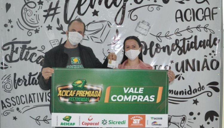 Acicaf entrega prêmios do sorteio do Dia dos Pais