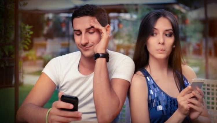 Pode ser julgado por danos morais uma infidelidade virtual?