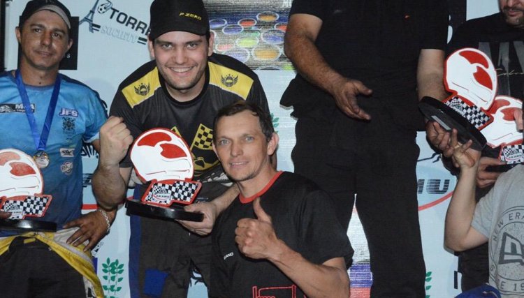 Piloto de Cafelândia se destaca em corrida de Kart
