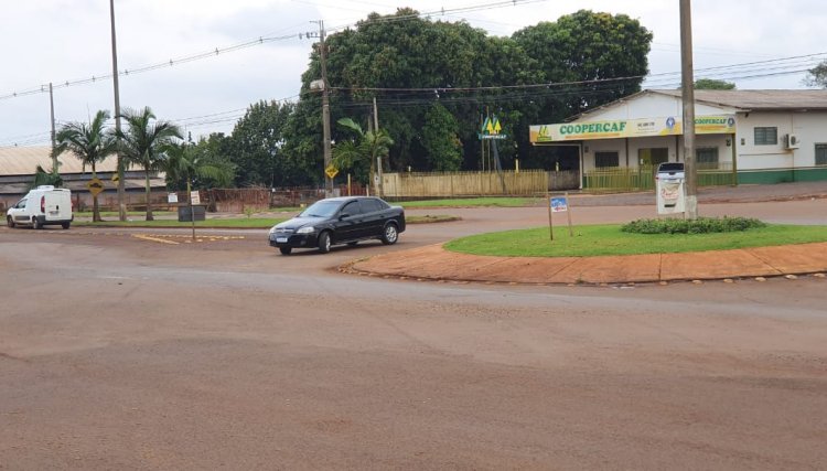 Atenção motoristas: Carro com problemas mecânicos em Cafelândia 