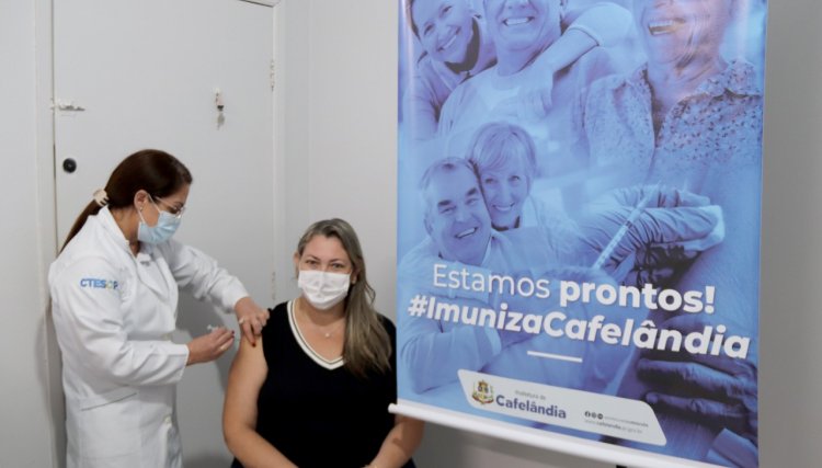 Cafelândia já vacinou 60 profissionais de saúde contra Covid-19 