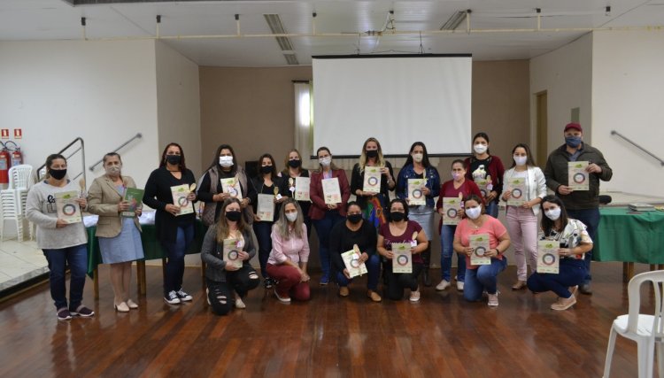 Secretaria de Educação realiza reunião com cozinheiras e equipes de apoio das Escolas Municipais de Nova Aurora