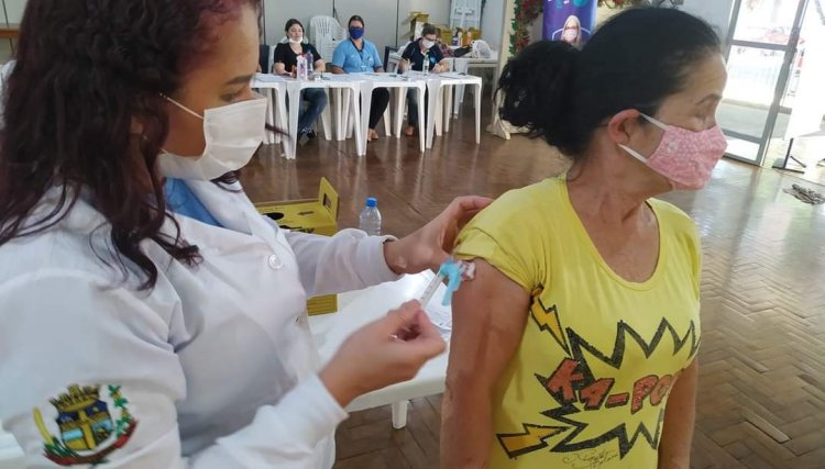 Cafelândia realiza imunização para profissionais da saúde e da educação nessa sexta-feira (04) 