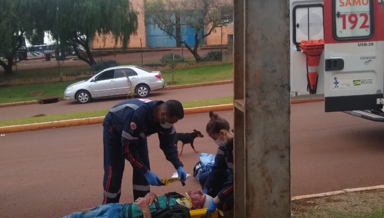 Homem é atendido pelo Samu após cair em Cafelândia 