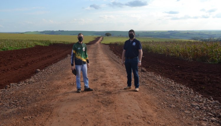 Técnico da Itaipu Binacional realiza vistoria em estradas do Município de Nova Aurora