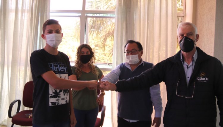  Cafelândia assina contrato com Jovens Aprendiz com a Fundação Padre Luis Luise 