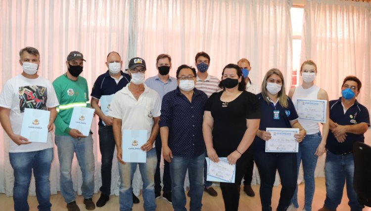 Município de Cafelândia realiza formação de cipeiros e entrega certificados de conclusão
<br/>
<br/>