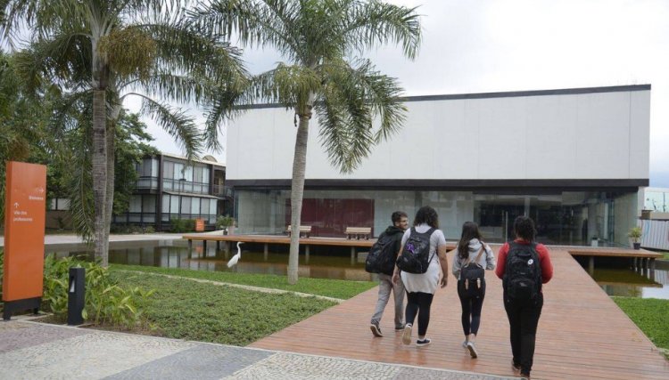 Pesquisa mostra preocupação de estudantes com mercado de trabalho