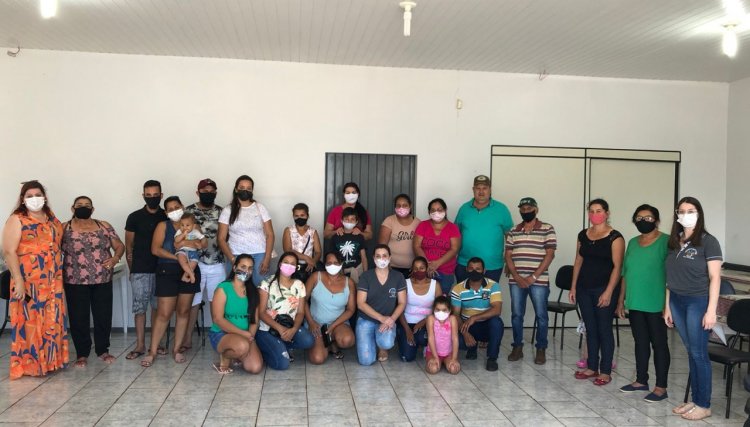CRAS de Nova Aurora realiza reunião com famílias de Marajó